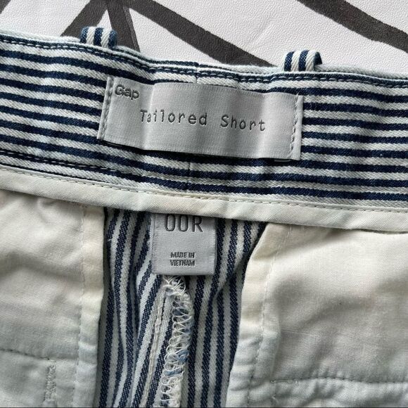 Gap Tailored Shorts Navy and White Striped - Picture 4 of 4